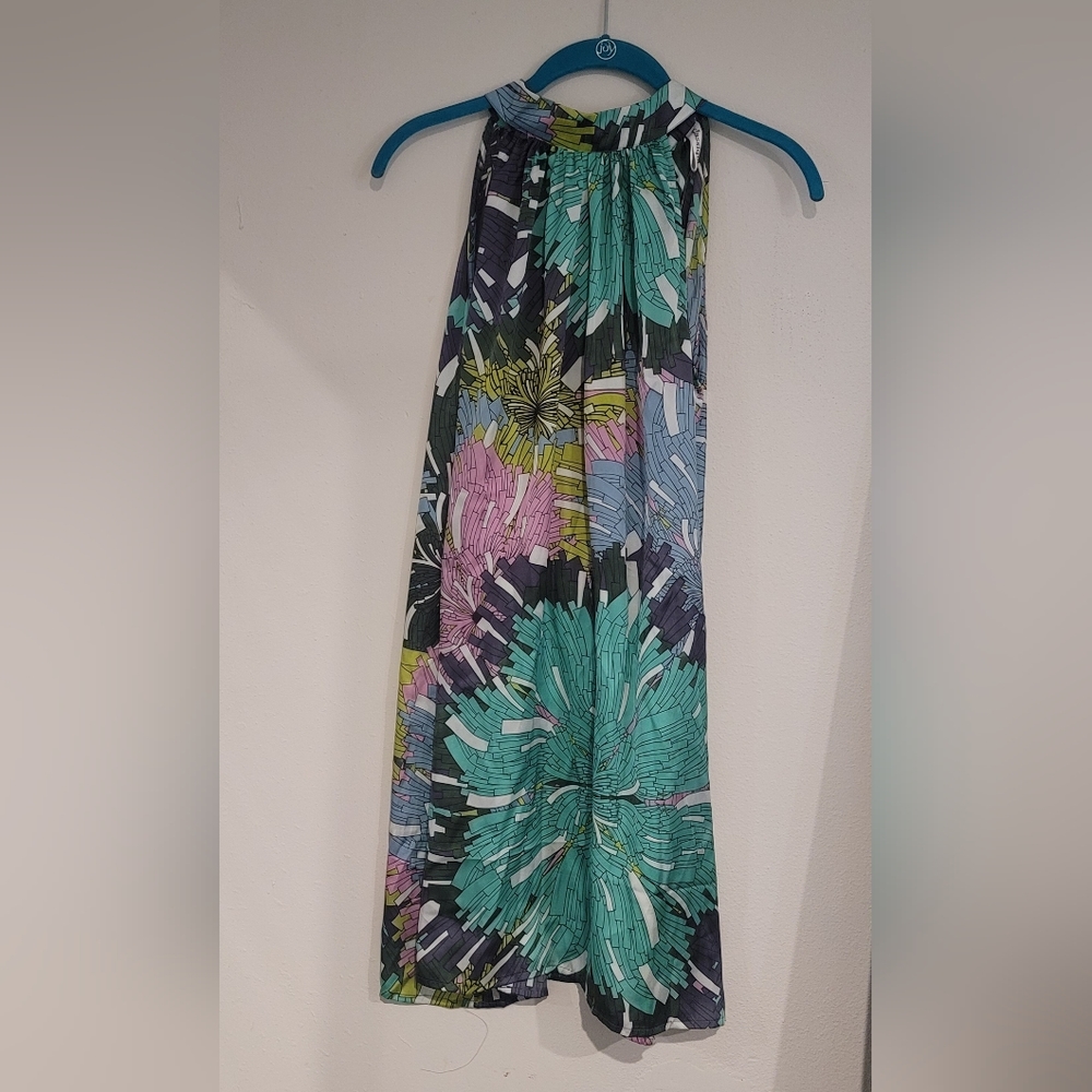 Classigue Halter style dress      with pockets. SIZE SMALL